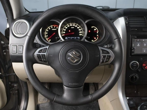 Внедорожник Suzuki Grand Vitara 2012 года, 1450000 рублей, Омск