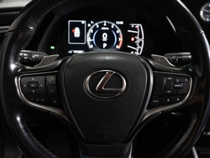 Седан Lexus ES 2021 года, 3977000 рублей, Тюмень