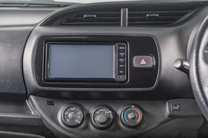 Хетчбэк Toyota Vitz 2017 года, 1049000 рублей, Томск