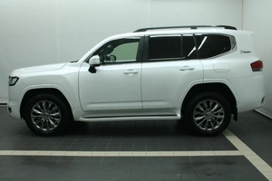 Внедорожник Toyota Land Cruiser 2021 года, 11200000 рублей, Красноярск