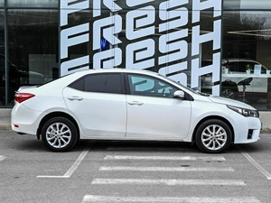 Седан Toyota Corolla 2014 года, 969800 рублей, Волгоград