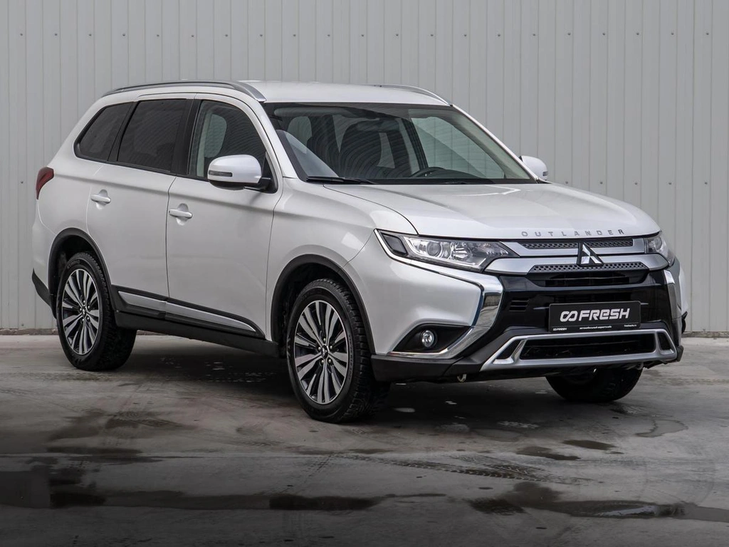 Внедорожник Mitsubishi Outlander 2021 года, 2395000 рублей, Краснодар