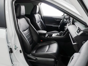 Внедорожник Toyota RAV4 2021 года, 3399000 рублей, Тюмень