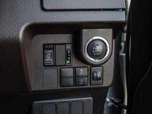 Минивэн Toyota Roomy 2018 года, 985000 рублей, Краснодар