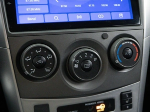 Седан Toyota Corolla 2012 года, 1217077 рублей, Москва