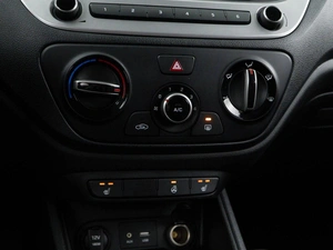 Седан Hyundai Solaris 2018 года, 1312444 рублей, Москва