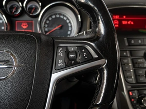 Хетчбэк Opel Astra 2012 года, 895000 рублей, Краснодар