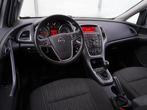Хетчбэк Opel Astra 2013 года, 899000 рублей, Тверь