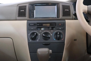 Седан Toyota Corolla 2002 года, 599000 рублей, Омск