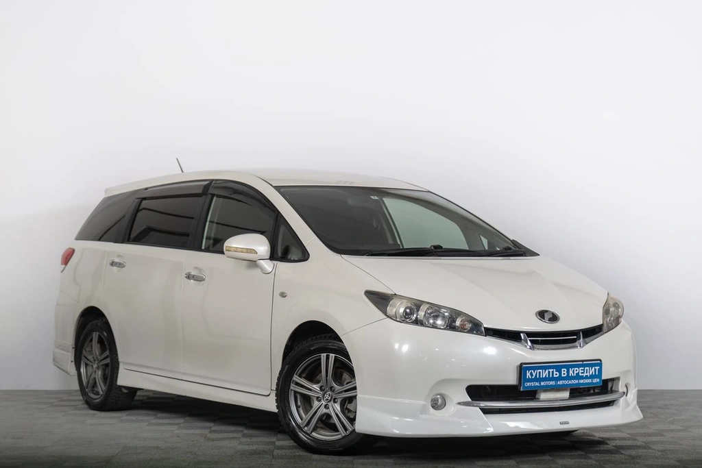 Минивэн Toyota Wish 2011 года, 1379000 рублей, Томск