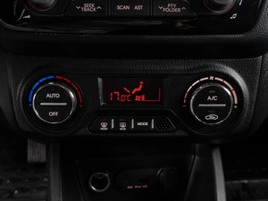 Седан Kia Rio 2014 года, 979000 рублей, Тюмень