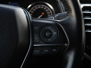 Седан Toyota Camry 2018 года, 2835000 рублей, Самара