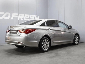 Седан Hyundai Sonata 2012 года, 1078000 рублей, Омск