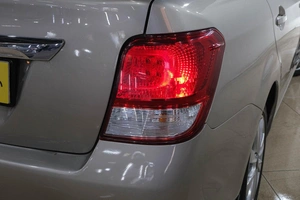 Седан Toyota Corolla Axio 2013 года, 1199000 рублей, Новокузнецк