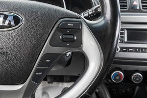 Хетчбэк Kia Rio 2017 года, 989000 рублей, Барнаул