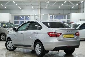 Седан ВАЗ (LADA) Vesta 2016 года, 749000 рублей, Омск