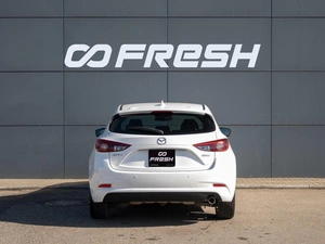 Хетчбэк Mazda Axela 2017 года, 1710000 рублей, Краснодар