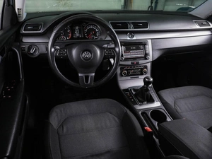 Седан Volkswagen Passat 2011 года, 1199000 рублей, Воронеж