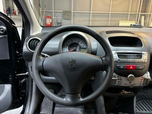 Хетчбэк Peugeot 107 2010 года, 497000 рублей, Красноярск