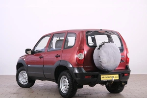 Внедорожник Chevrolet Niva 2011 года, 479000 рублей, Омск