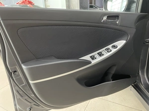 Седан Hyundai Solaris 2013 года, 897000 рублей, Солонцы