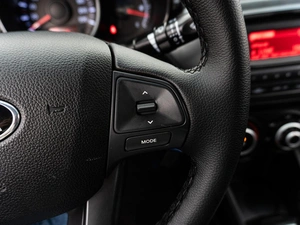 Седан Kia Rio 2013 года, 849000 рублей, Саратов