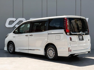 Минивэн Toyota Esquire 2015 года, 2240000 рублей, Краснодар