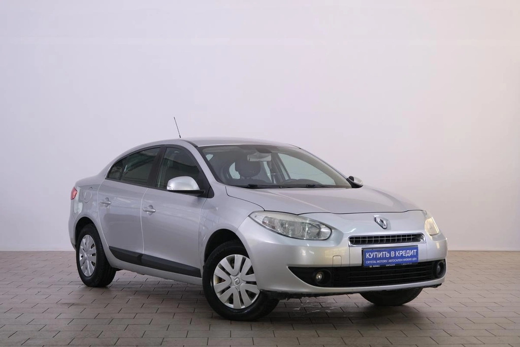 Седан Renault Fluence 2011 года, 749000 рублей, Омск