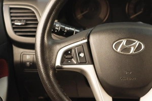 Хетчбэк Hyundai Solaris 2011 года, 759000 рублей, Челябинск
