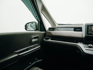 Минивэн Honda Freed 2022 года, 1872000 рублей, Красноярск