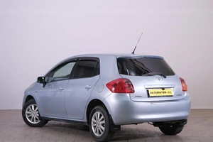 Хетчбэк Toyota Auris 2008 года, 699000 рублей, Омск