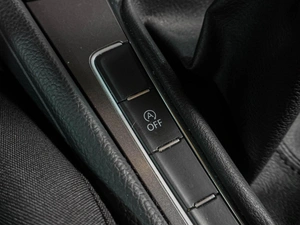 Хетчбэк Volkswagen Golf 2013 года, 1389000 рублей, Воронеж