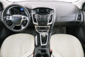 Хетчбэк Ford Focus 2013 года, 809000 рублей, Красноярск