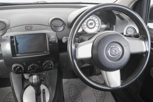 Хетчбэк Mazda Demio 2010 года, 589000 рублей, Кемерово