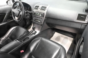 Седан Toyota Avensis 2011 года, 1329000 рублей, Новосибирск