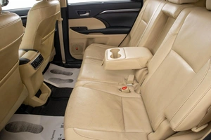 Внедорожник Toyota Highlander 2014 года, 2799000 рублей, Барнаул