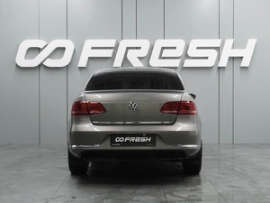 Седан Volkswagen Passat 2011 года, 1250000 рублей, Воронеж