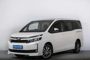 Минивэн Toyota Voxy 2014 года, 2019000 рублей, Томск