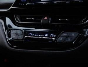 Внедорожник Toyota C-HR 2017 года, 1949000 рублей, Большой Сочи