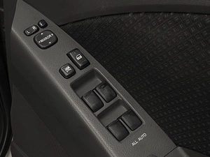 Минивэн Toyota Isis 2008 года, 829000 рублей, Красноярск