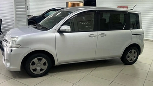 Минивэн Toyota Sienta 2013 года, 1120000 рублей, Ачинск