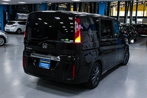 Минивэн Honda Stepwgn 2018 года, 1898000 рублей, Солонцы