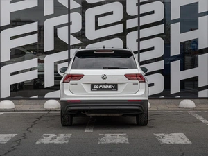 Внедорожник Volkswagen Tiguan 2018 года, 2799000 рублей, Краснодар
