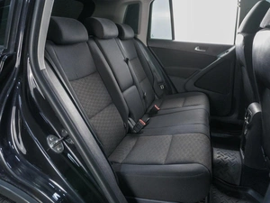 Внедорожник Volkswagen Tiguan 2012 года, 1119000 рублей, Сургут