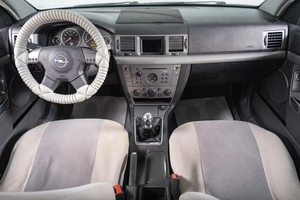 Седан Opel Vectra 2004 года, 479000 рублей, Томск