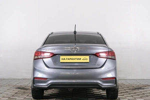 Седан Hyundai Solaris 2017 года, 1049000 рублей, Красноярск