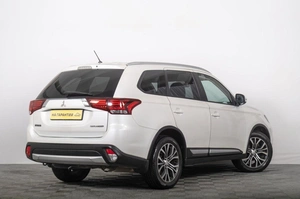 Внедорожник Mitsubishi Outlander 2015 года, 2199000 рублей, Томск