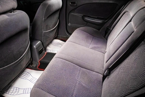 Седан Toyota Avensis 2000 года, 459000 рублей, Сургут