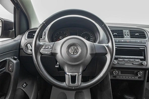 Седан Volkswagen Polo 2011 года, 999000 рублей, Барнаул
