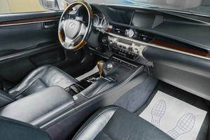 Седан Lexus ES 2012 года, 2149000 рублей, Тюмень